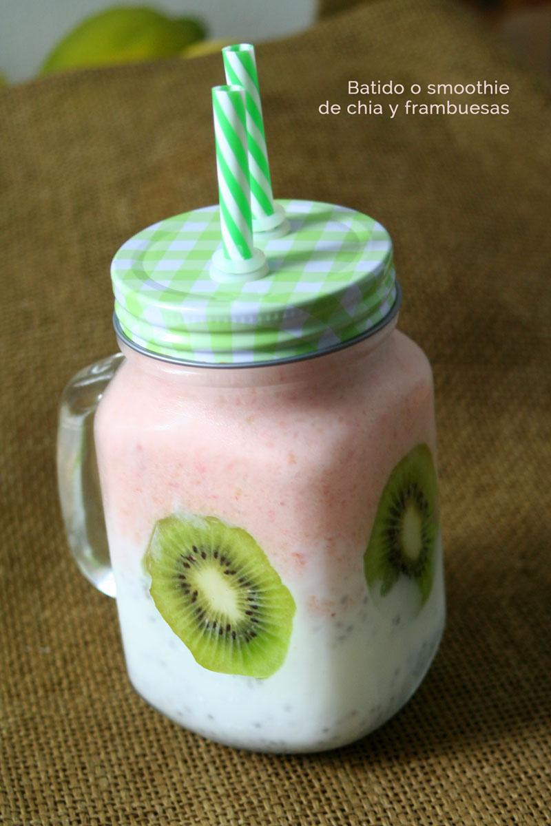 batido o smoothie de chia frambuesas y yogur