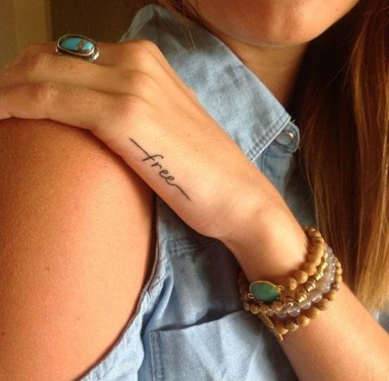 libertad frase en la muñeca