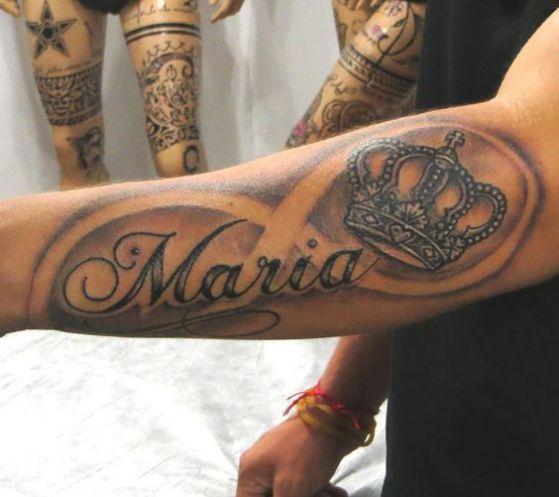 tatuaje nombre y corona