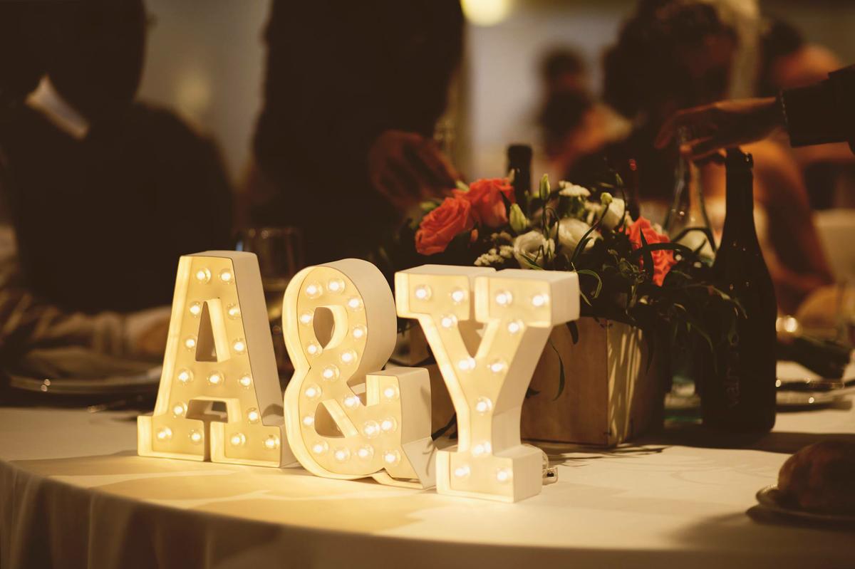 decoración boda rústica - LETRAS LUMINOSAS