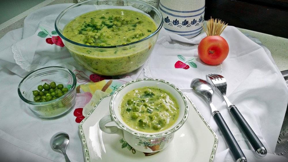 Crema de guisantes con queso fresco
