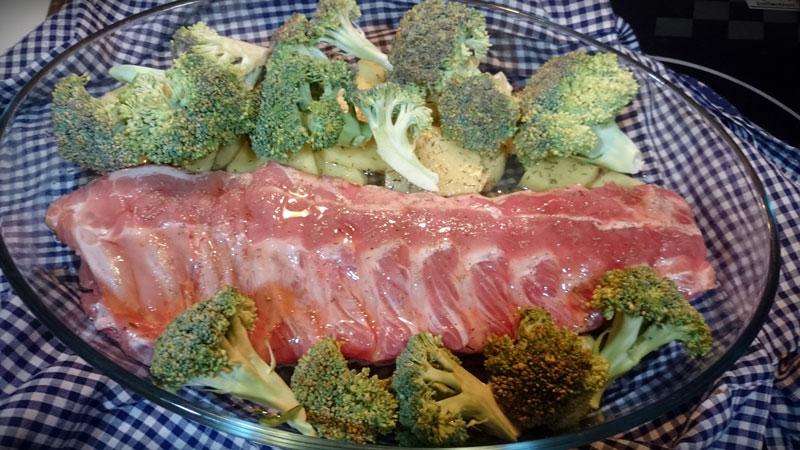 Costillas con brócoli a la miel