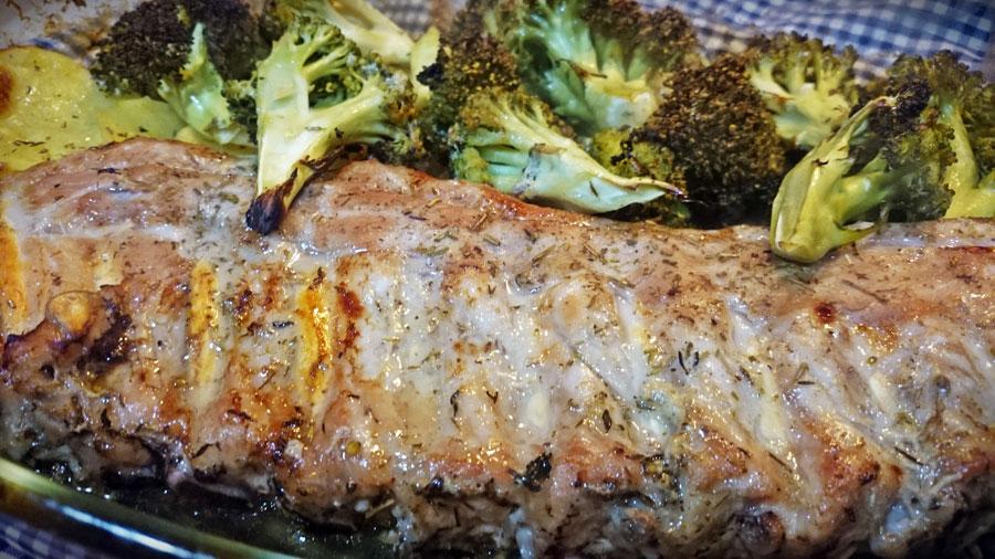 Costillas con brócoli y miel