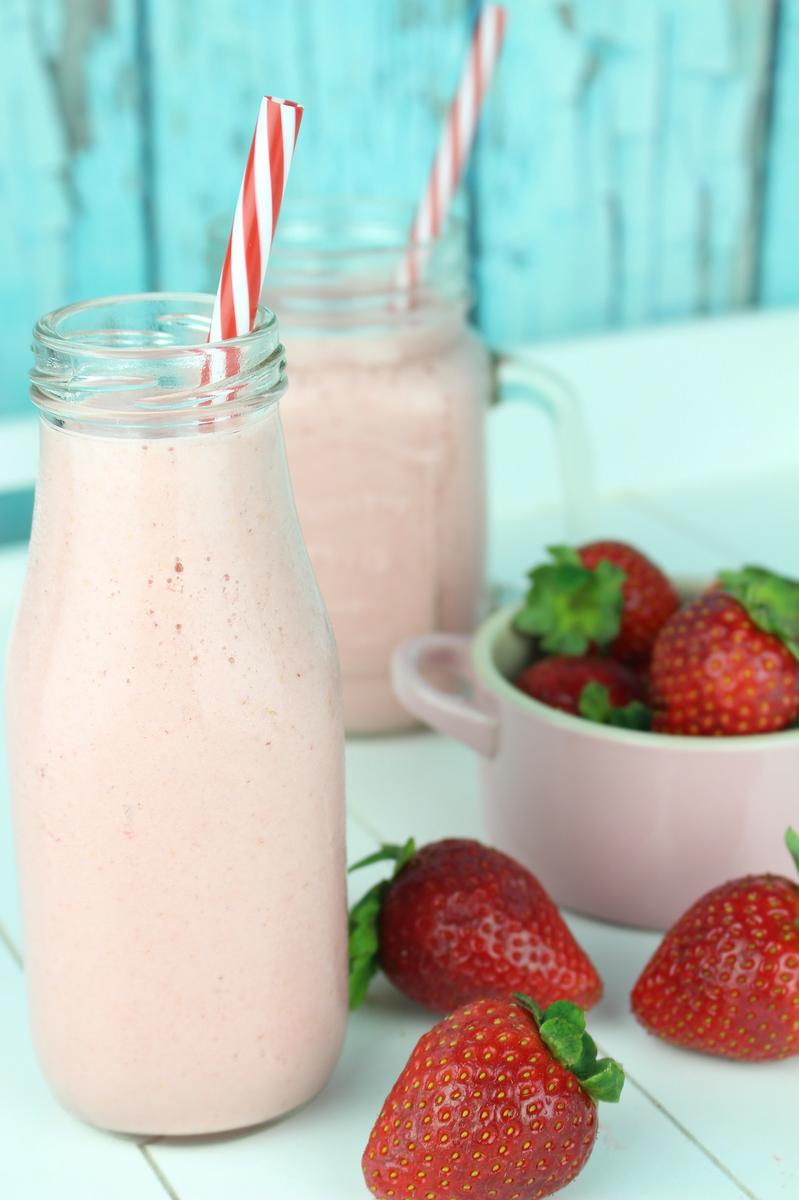 Batido de fresa sin lactosa o smoothie saludable