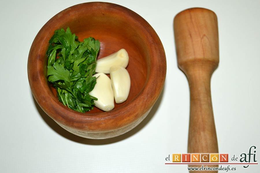 Gallegada, preparar los ingredientes del majado