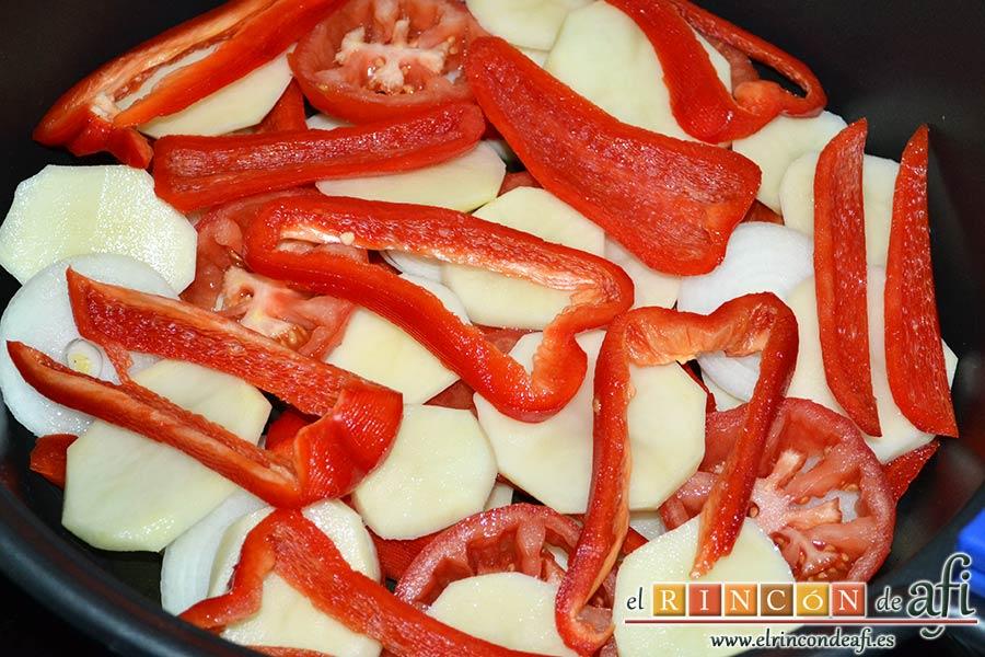 Gallegada, poner otra capa de pimientos