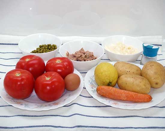 Tomates rellenos de ensaladilla