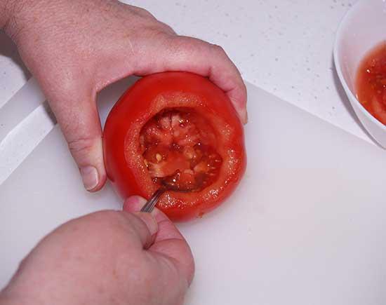 Tomates rellenos de ensaladilla