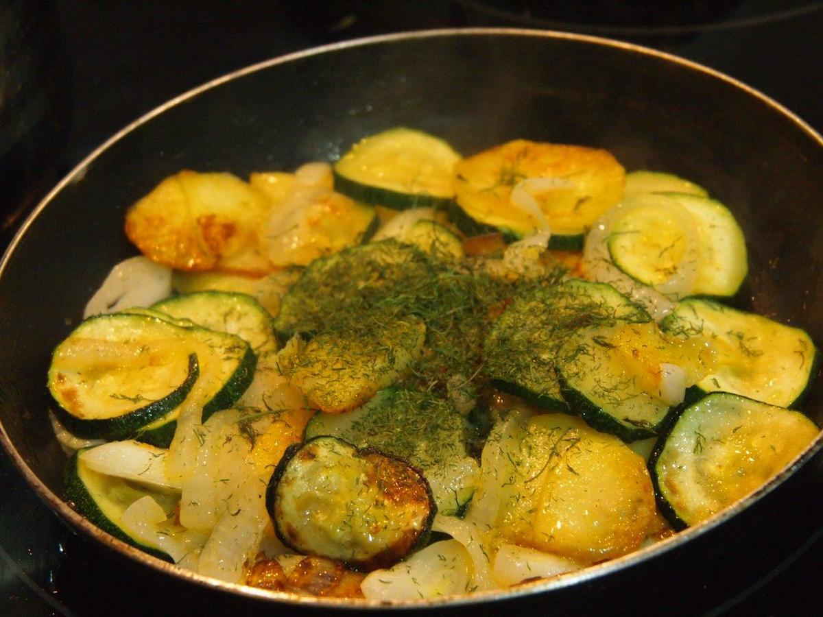 Verduras con huevos y tacos de sobrasada