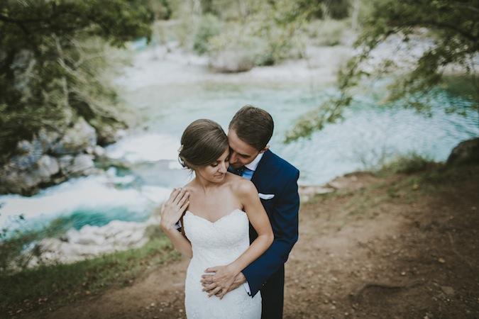 Una postboda en el rio