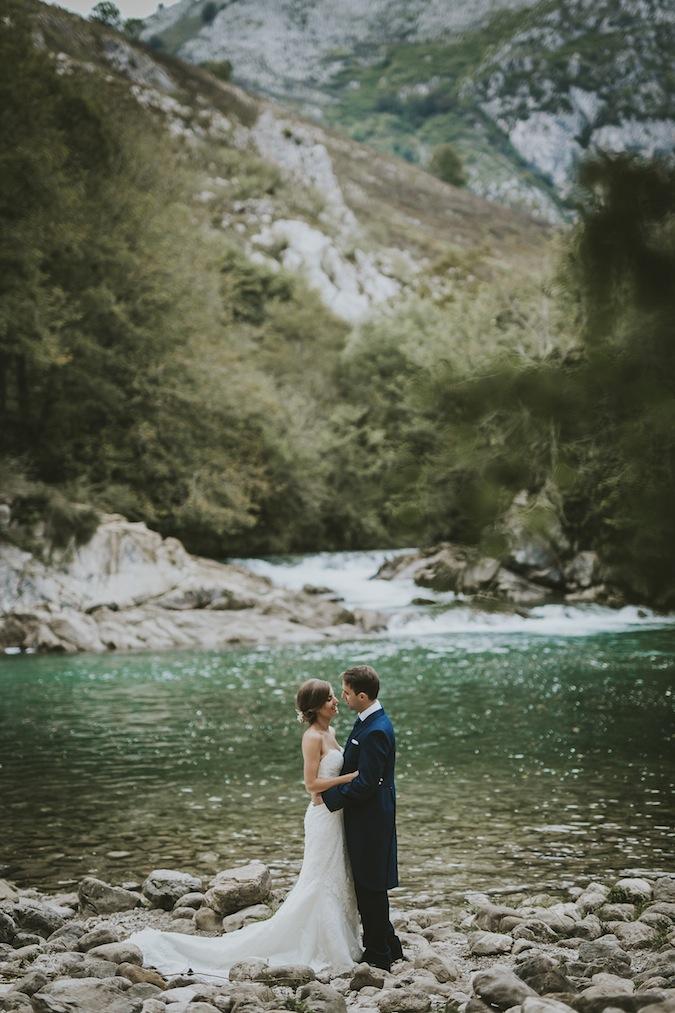Una postboda en el rio