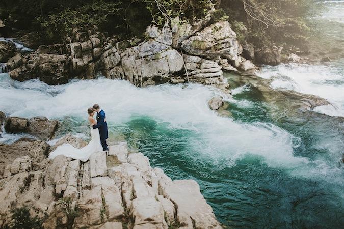 Una postboda en el rio