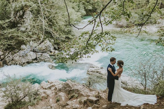 Una postboda en el rio