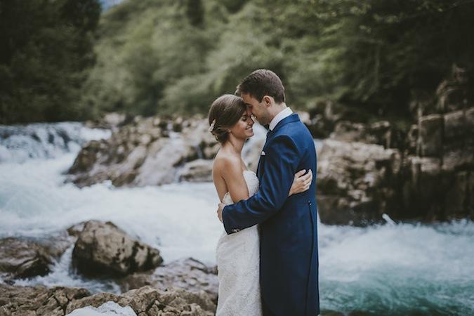 Una postboda en el rio