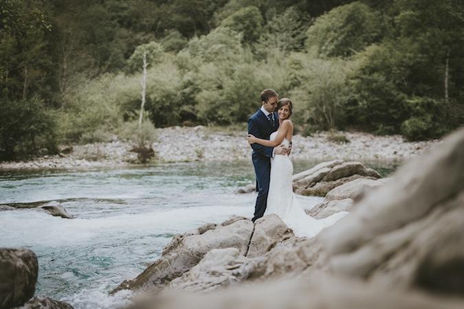 Una postboda en el rio
