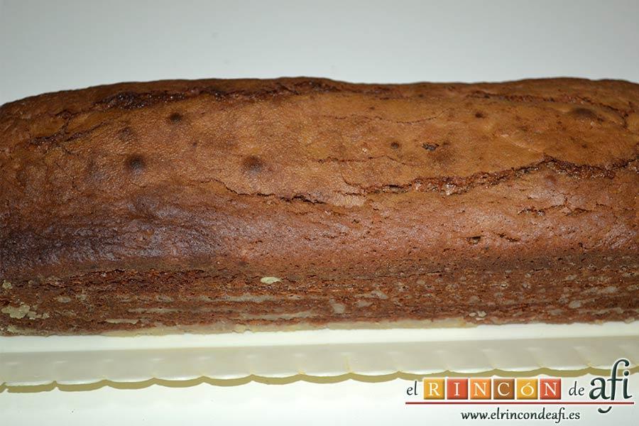 Pastel de chocolate y queso crema, lo introducimos en el horno previamente caliente a 180ºC durante 40 minutos, comprobar con un palito que está hecho, sacar y dejar enfriar