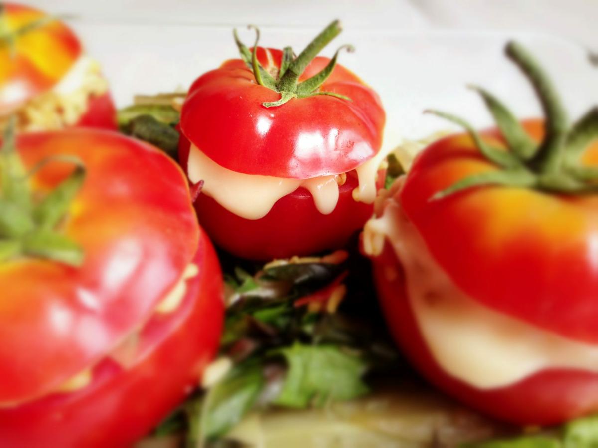 tomate relleno