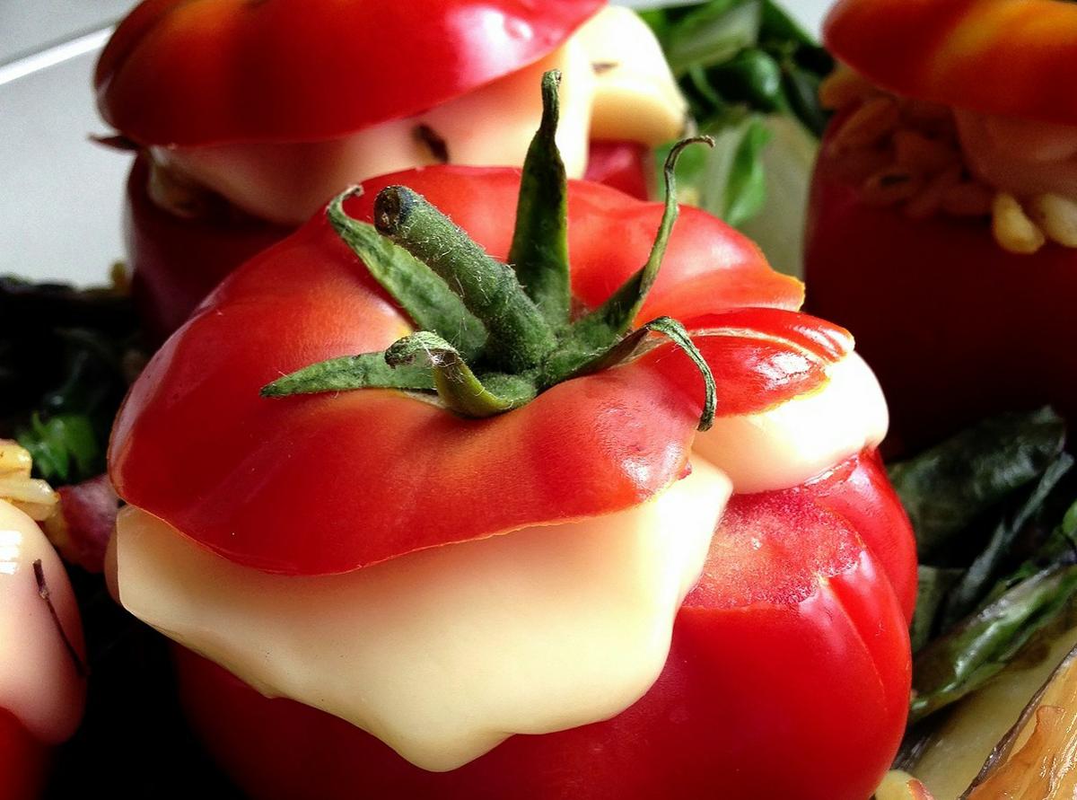 tomate relleno