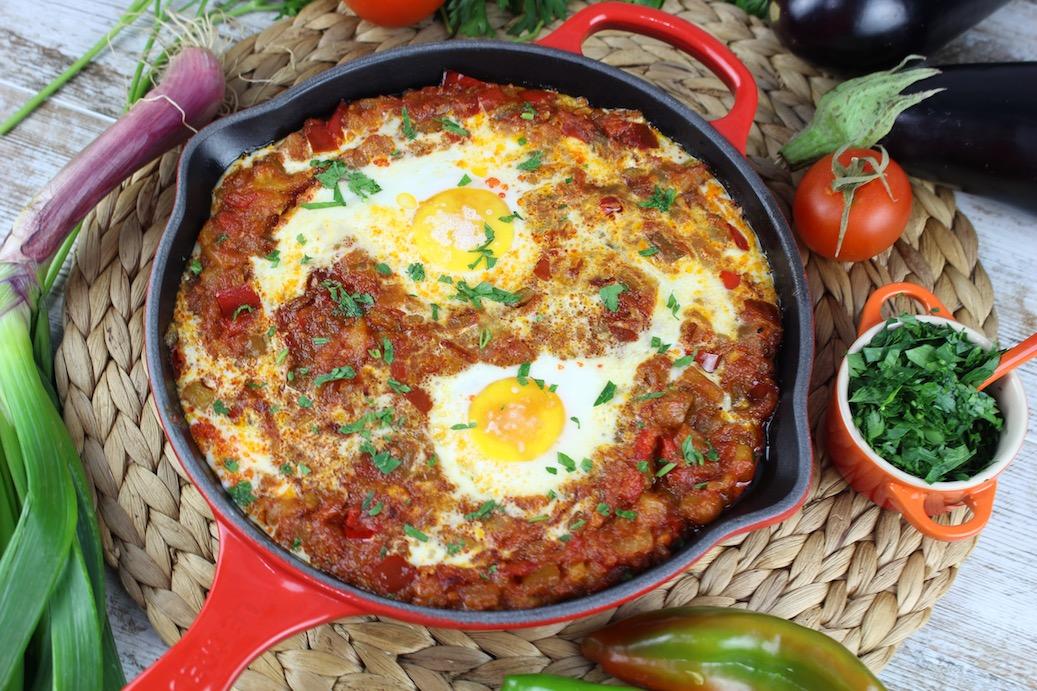 Pisto de verduras con huevo