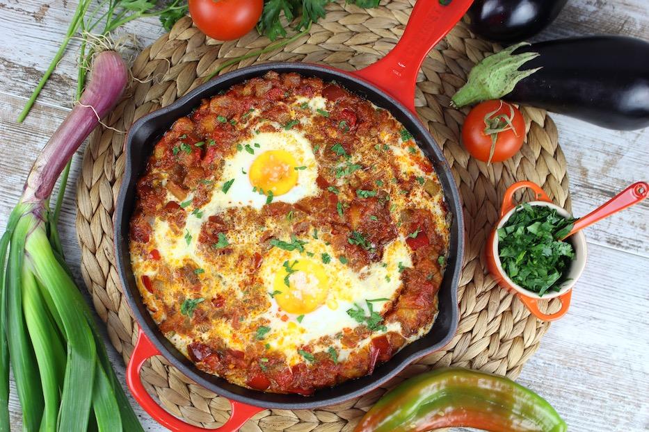 Pisto de verduras con huevo