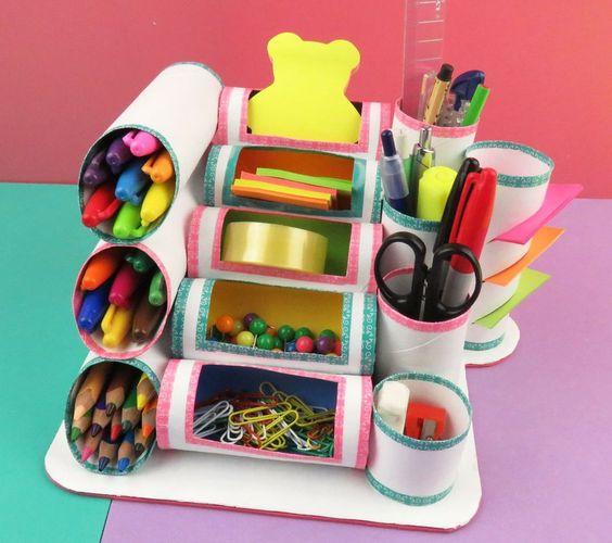 Mini organizador reciclado para decorar habitación de niños