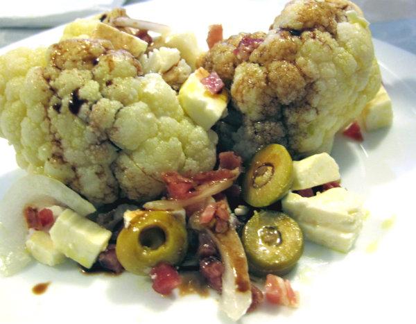 ensalada de coliflor templada emplatada