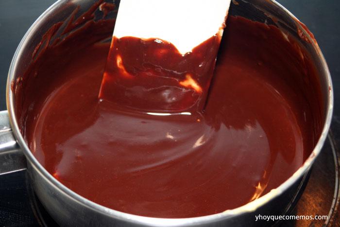 como hacer la cobertura de chocolate