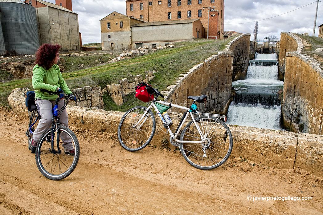Esclusas 25-27 en el Serrón. Cerca de Grijota. Canal de Castilla. Ramal de Campos. Palencia. Castilla y León. España © Javier Prieto Gallego
