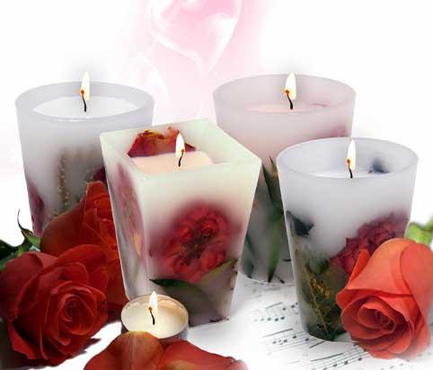 velas-flotantes-con-rosas-dentro