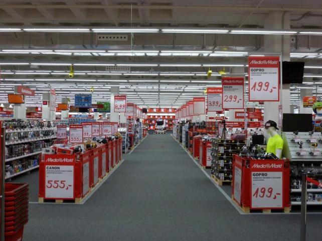 tienda de media markt sin gente