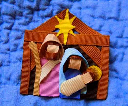 nacimiento de navidad hecho con cintas