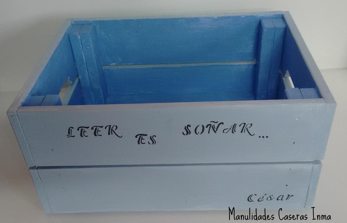 Manualidades Caseras Inma _Caja de madera para cuentos decorada con stencil de letras 