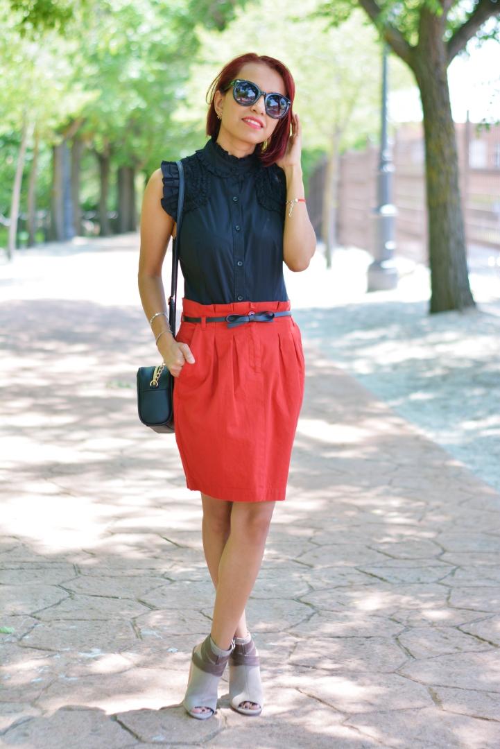Look con falda roja