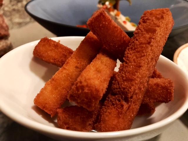 Bastrones de Brioche frito