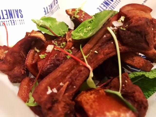 Cochifrito con rayadura de lima