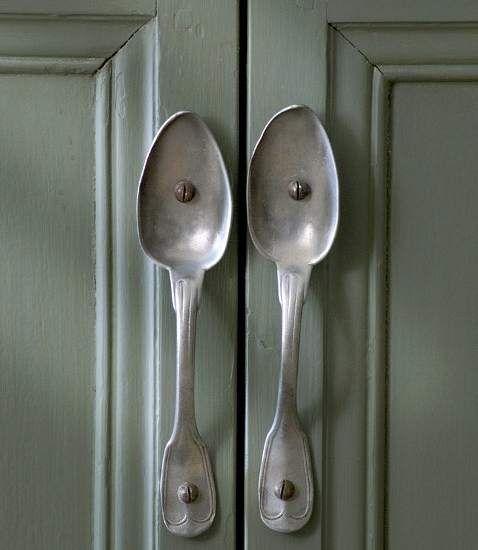 decorar objetos reciclados con cucharas