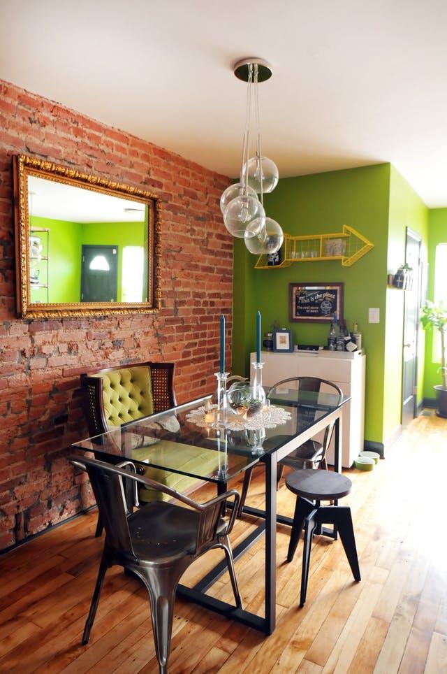 color verde y ladrillos pared new york blog la josa shop