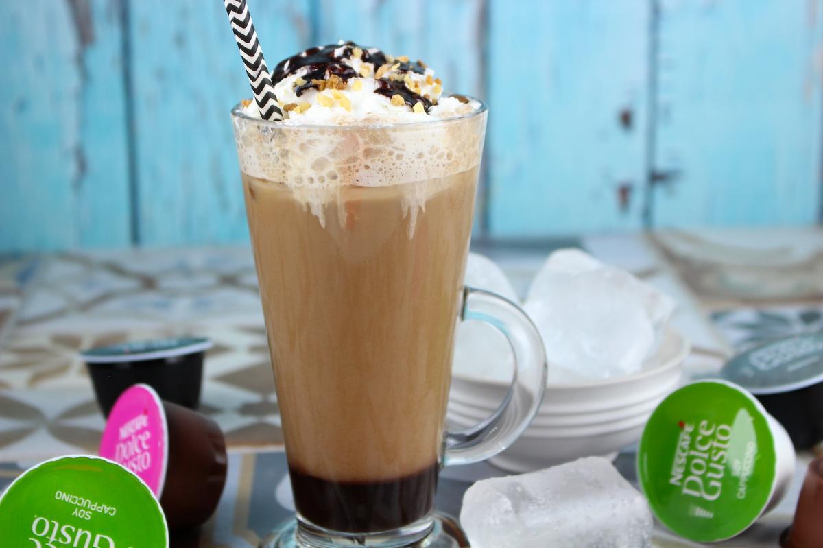 Frappuccino sin lactosa. Café frappé helado moka