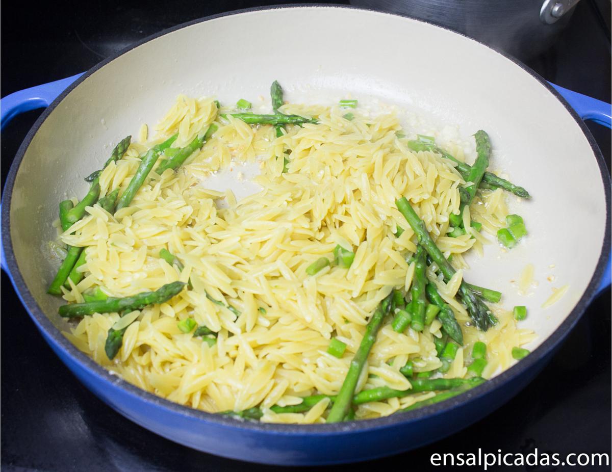 Receta de Pasta Orzo con Esparragos