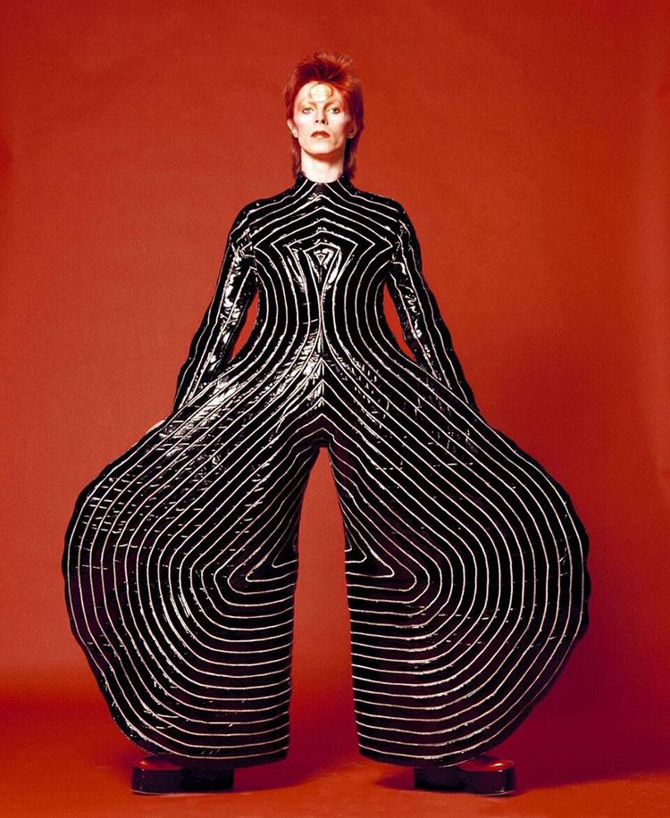 david-bowie-is-vestuario