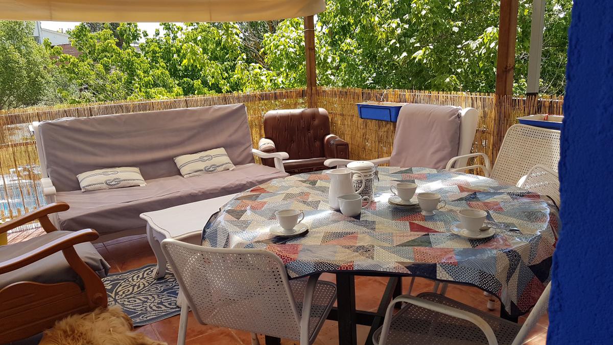 desayunar en la terraza - vista de la terracita