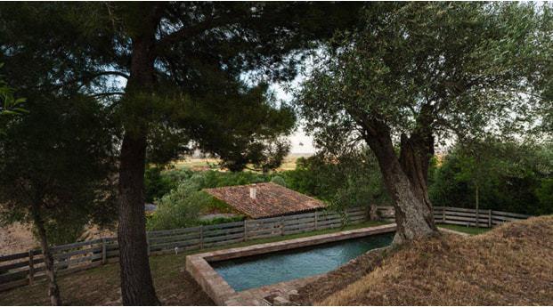 piscina en casa rural de rife