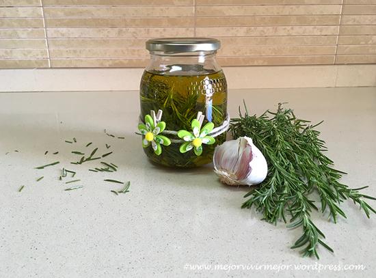 aceite aromatizado-de-romero-y-ajo