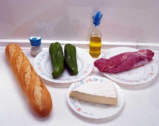 montaditos de solomillo y queso brie