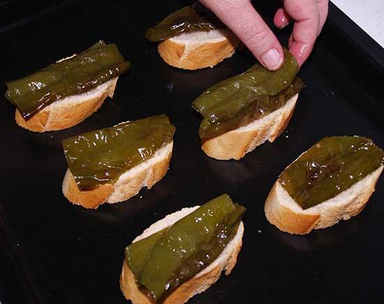 montaditos de solomillo y queso brie