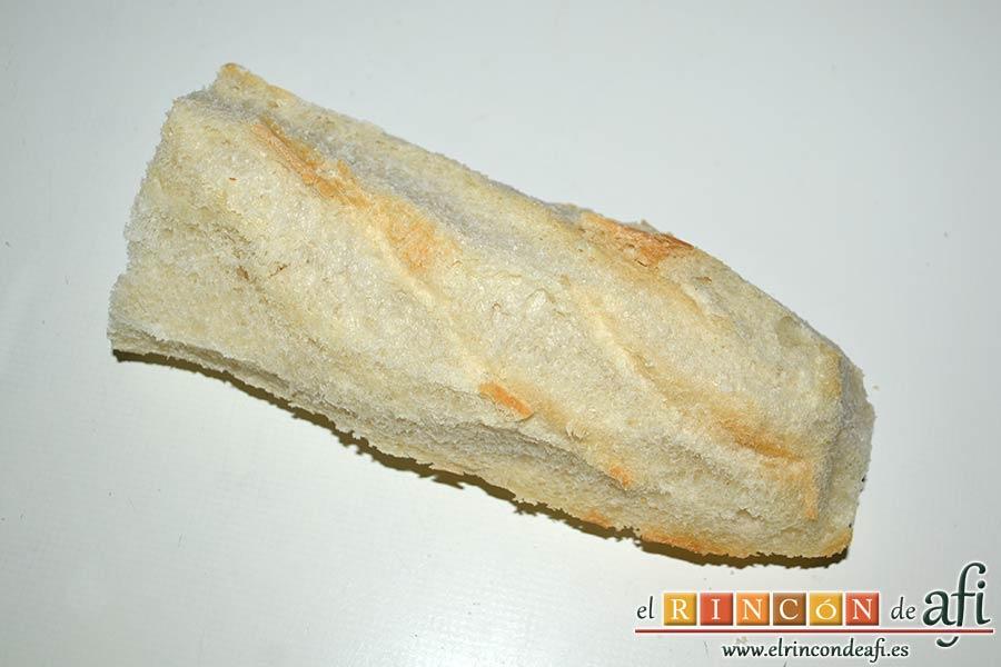 Salmorejo de sandía y tomate, quitarle los bordes al pan