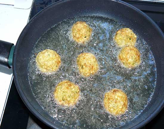 Falafels con salsa de yogurt