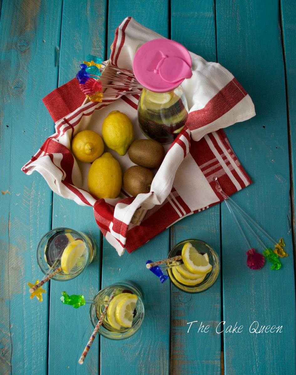 Limonada con frutas frescas