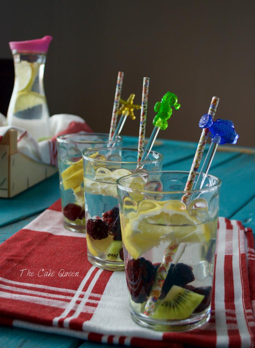 Limonada con frutas frescas