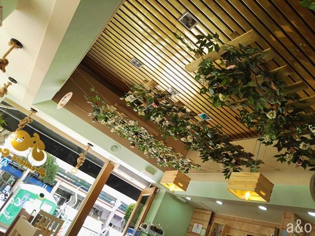 Techo de la cafetería Premiere Café.